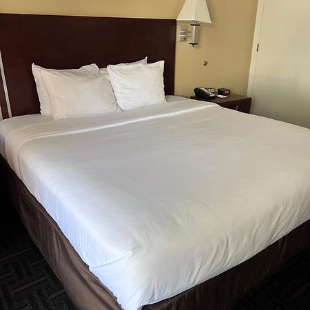 Quality Inn Fresno Near University Luaran gambar