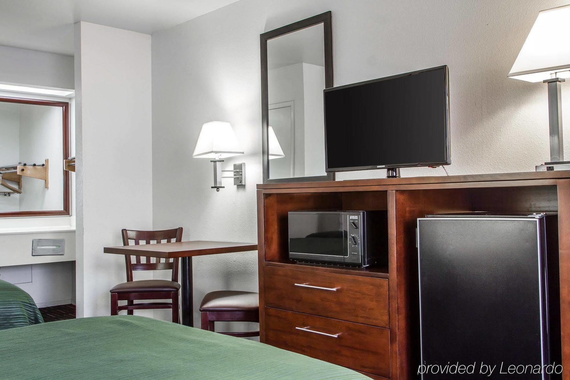 Quality Inn Fresno Near University Luaran gambar