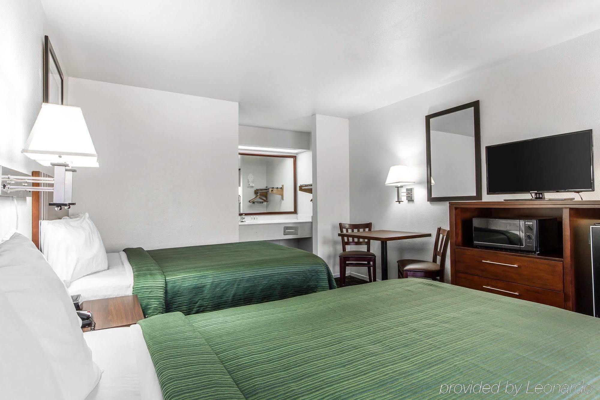 Quality Inn Fresno Near University Luaran gambar