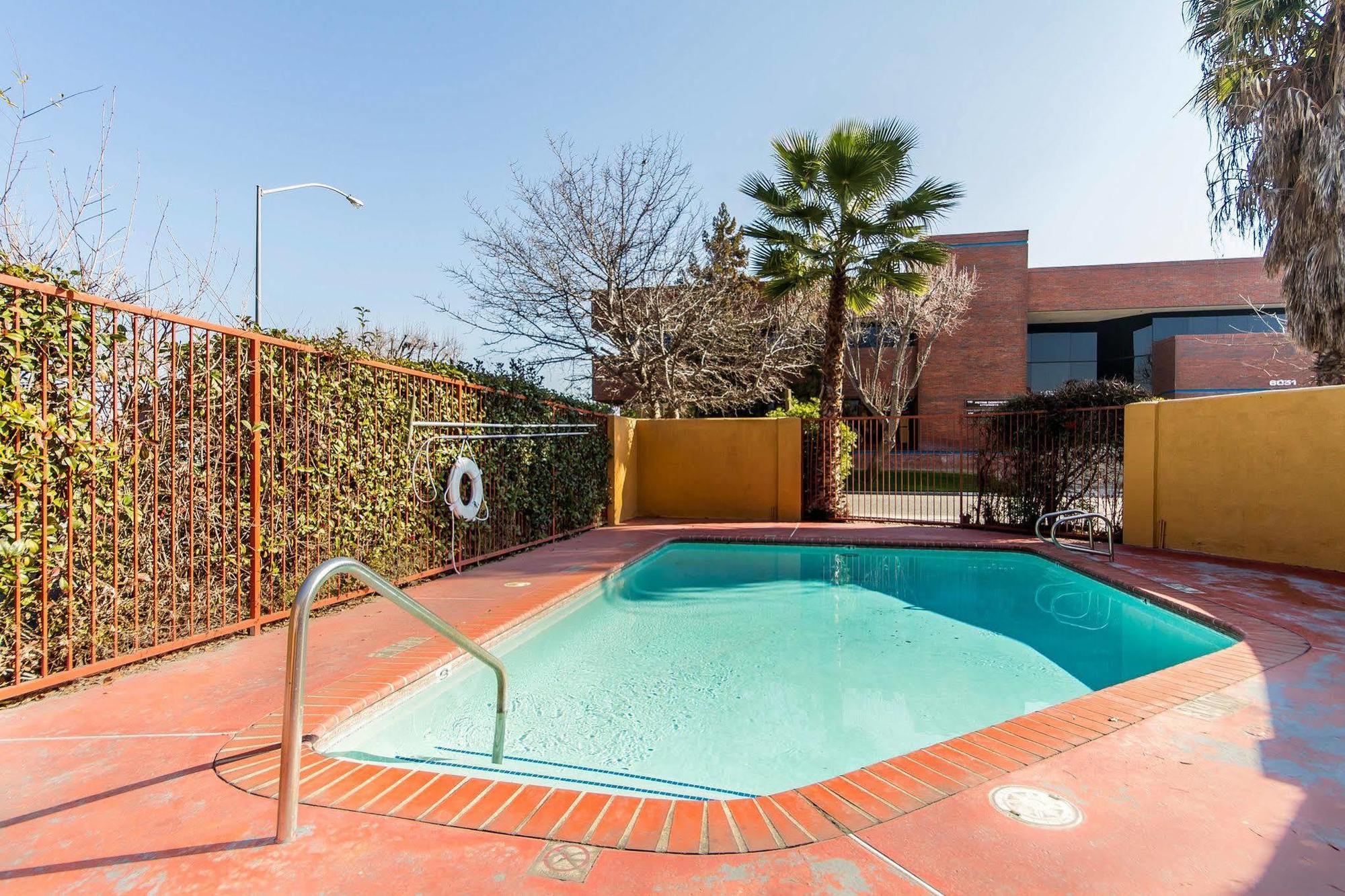 Quality Inn Fresno Near University Luaran gambar