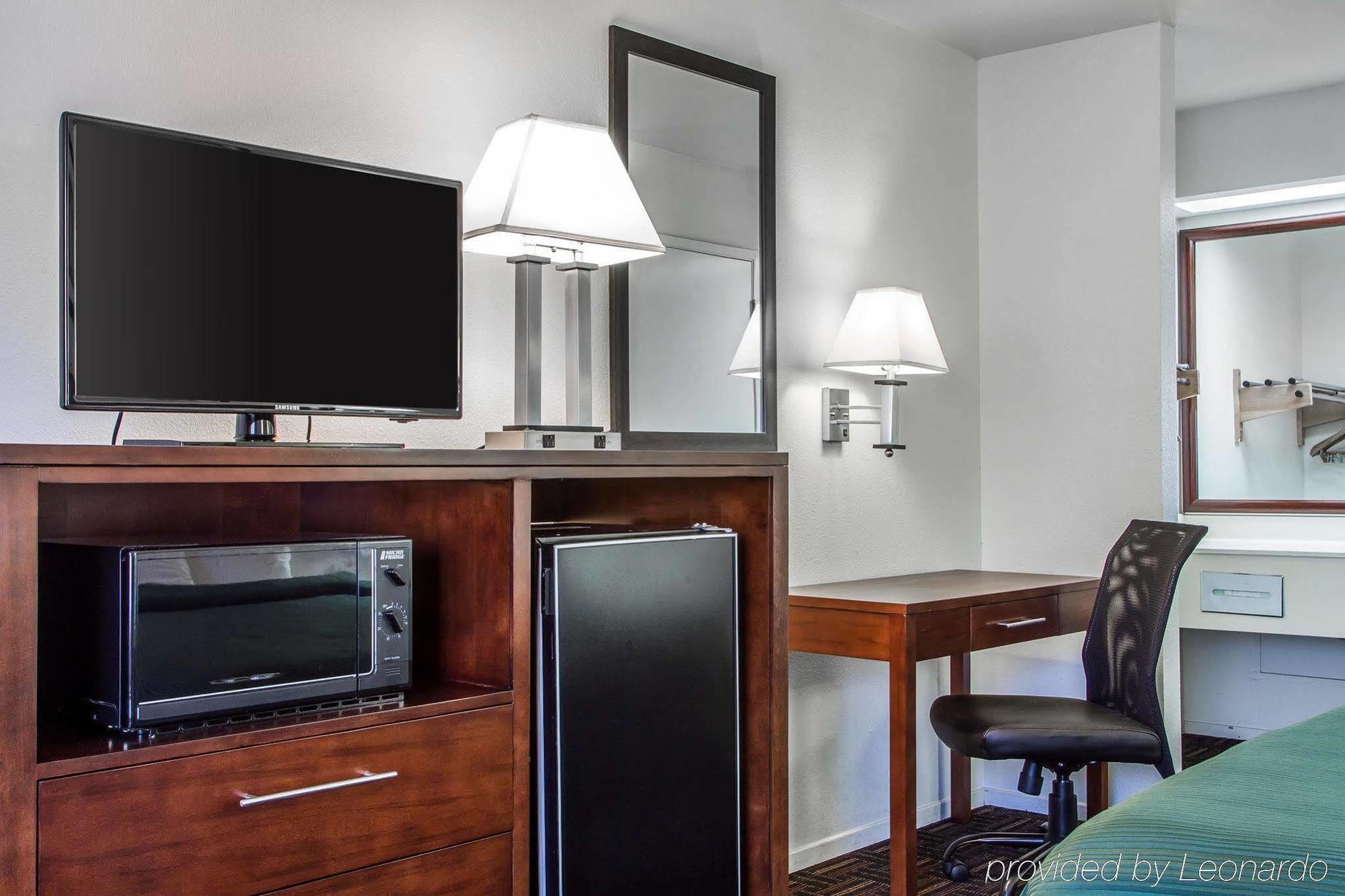 Quality Inn Fresno Near University Luaran gambar