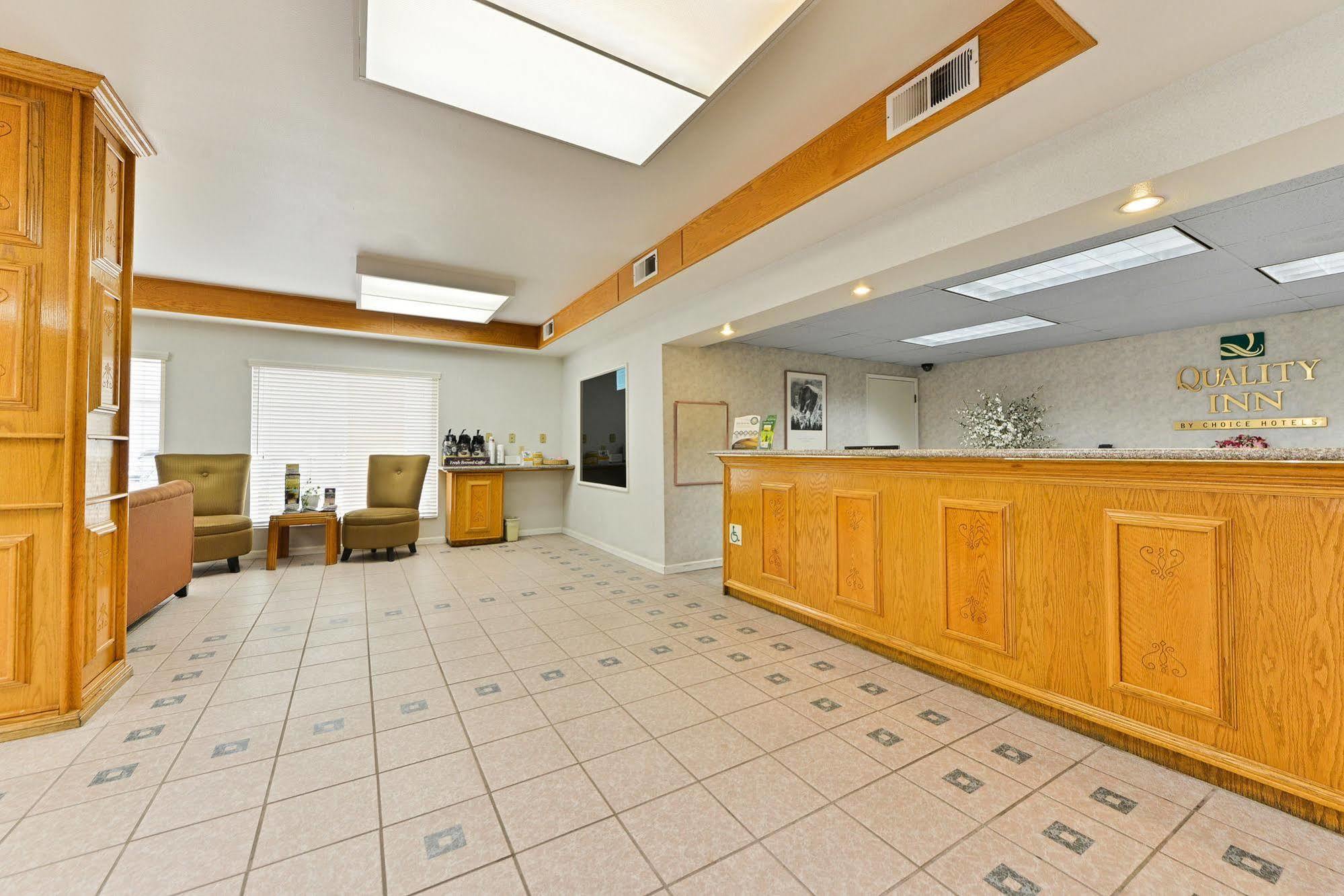 Quality Inn Fresno Near University Luaran gambar