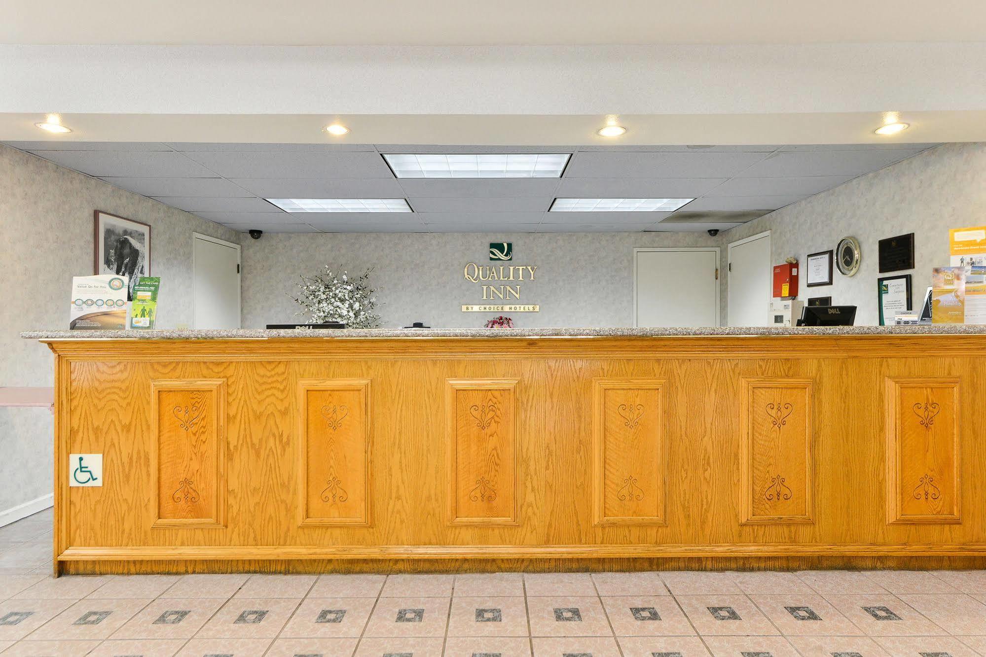 Quality Inn Fresno Near University Luaran gambar