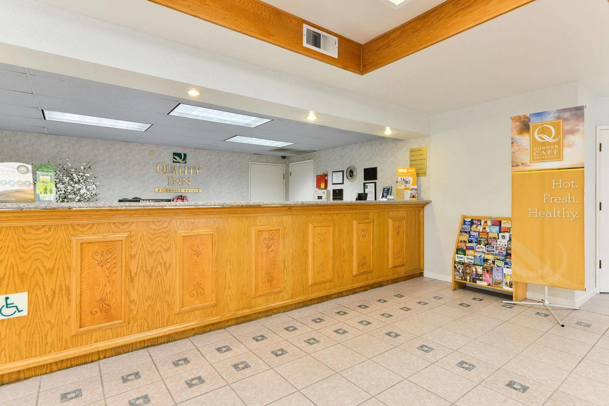 Quality Inn Fresno Near University Luaran gambar