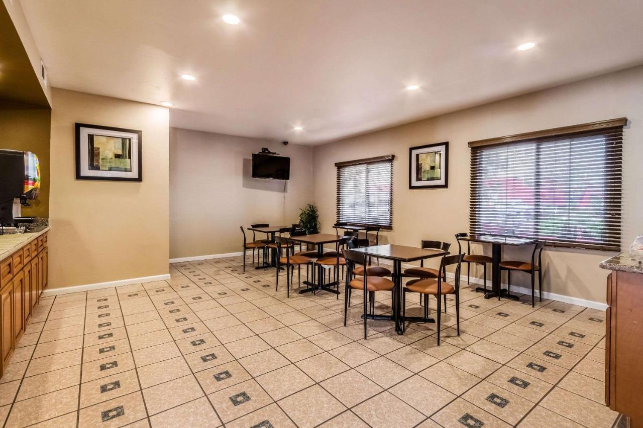 Quality Inn Fresno Near University Luaran gambar