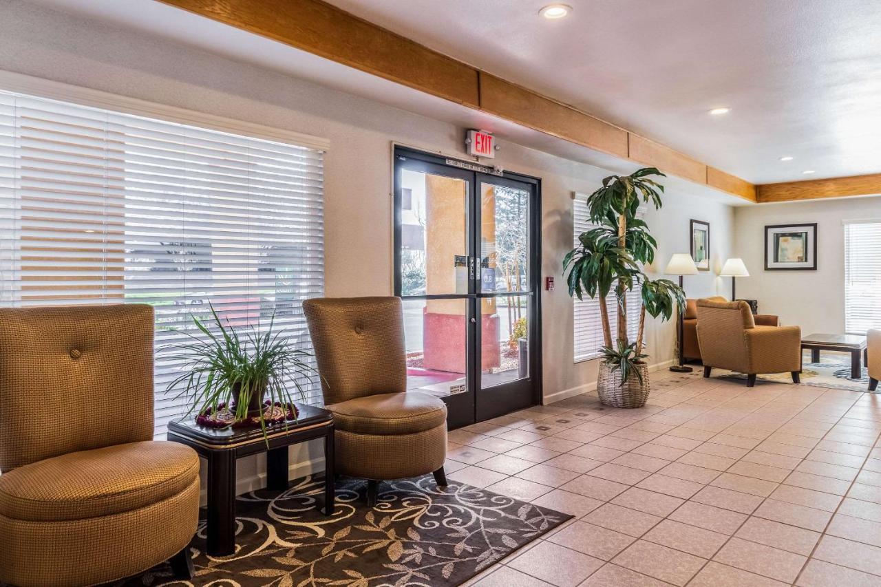 Quality Inn Fresno Near University Luaran gambar